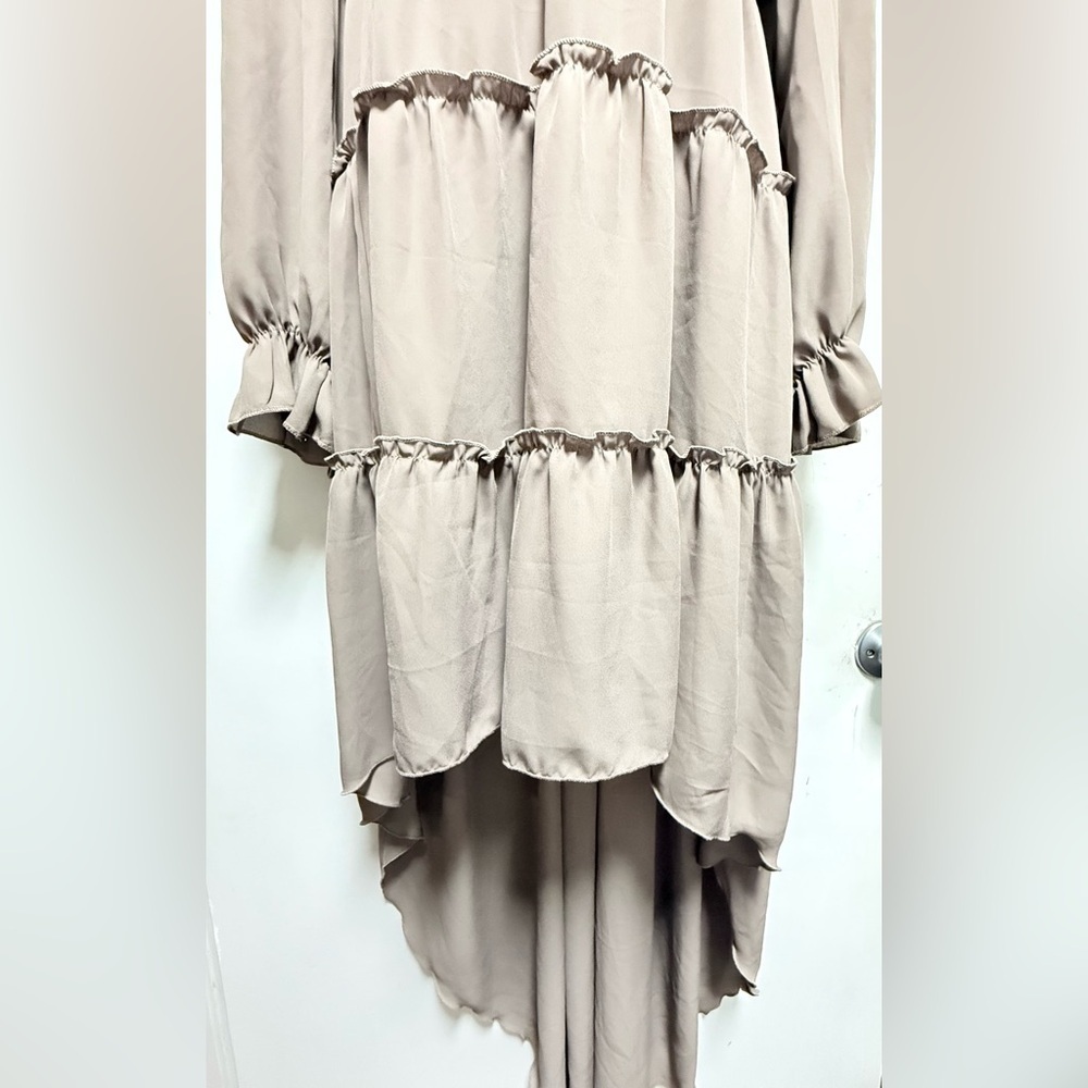 Elegant Beige Women's Dress - Picture 4 of 10